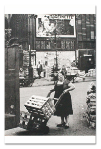 Jacques PREVERT, Romain URHAUSEN. Les Halles. L’Album du cœur de Paris. Paris, éditions des deux mondes, 1963. Edition originale, nombreuses photographies prevert, urhausen, photo, photographie, les halles, album, paris, deux mondes, 1963, edition originale